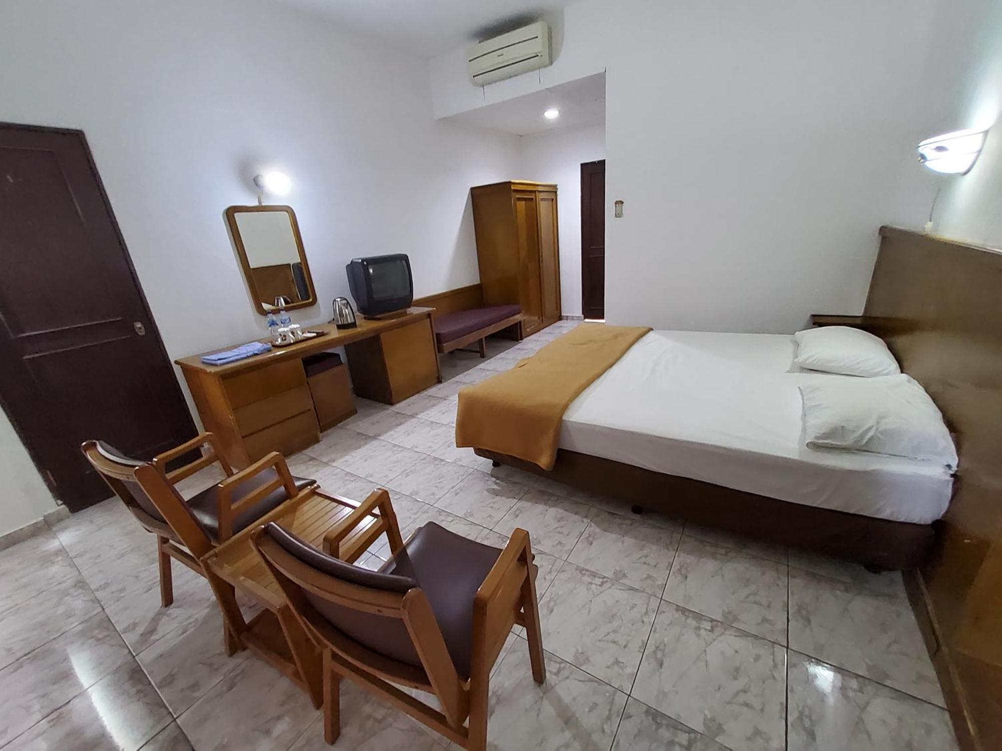 Hotel Kumala Samudra Cikakak Esterno foto