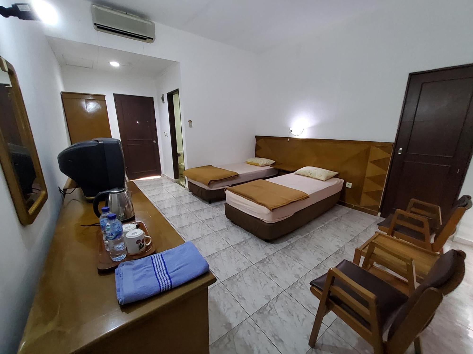 Hotel Kumala Samudra Cikakak Esterno foto
