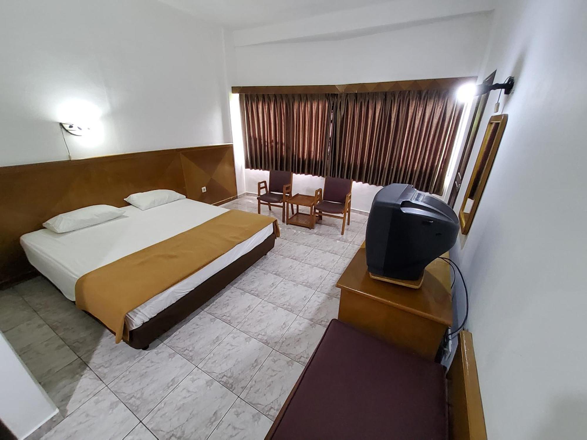 Hotel Kumala Samudra Cikakak Esterno foto