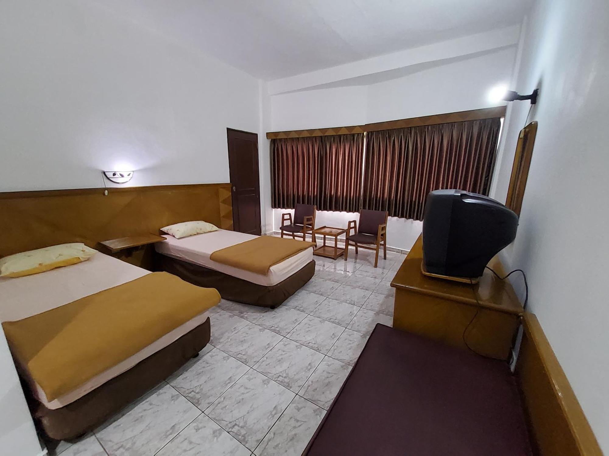 Hotel Kumala Samudra Cikakak Esterno foto