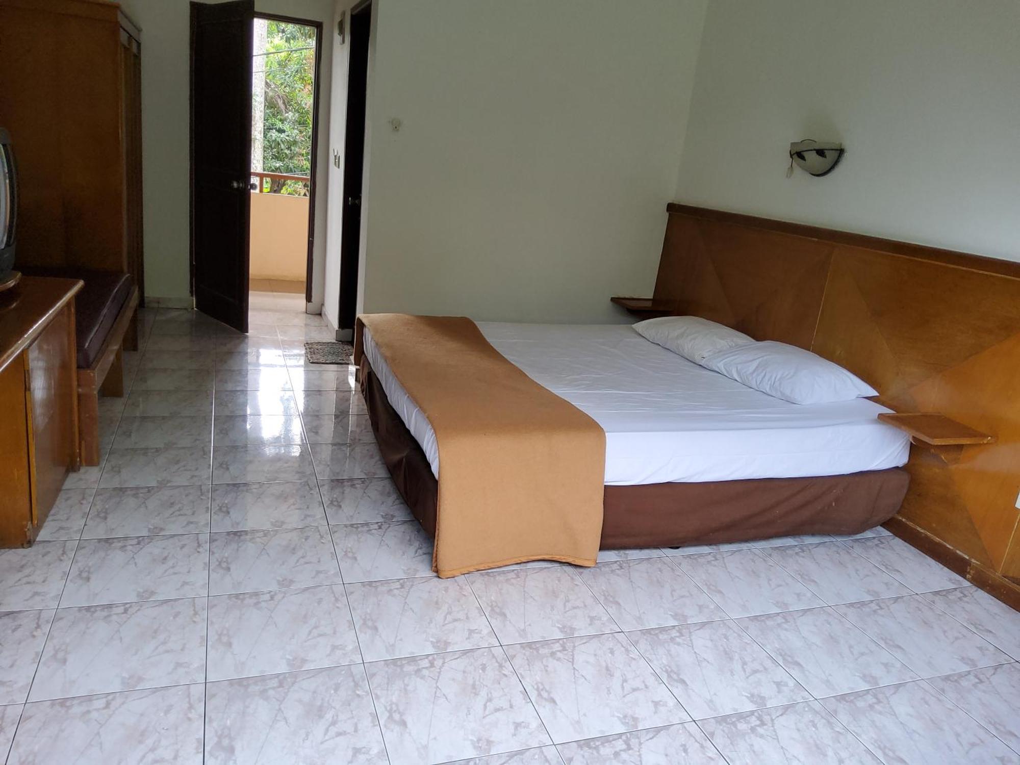 Hotel Kumala Samudra Cikakak Esterno foto